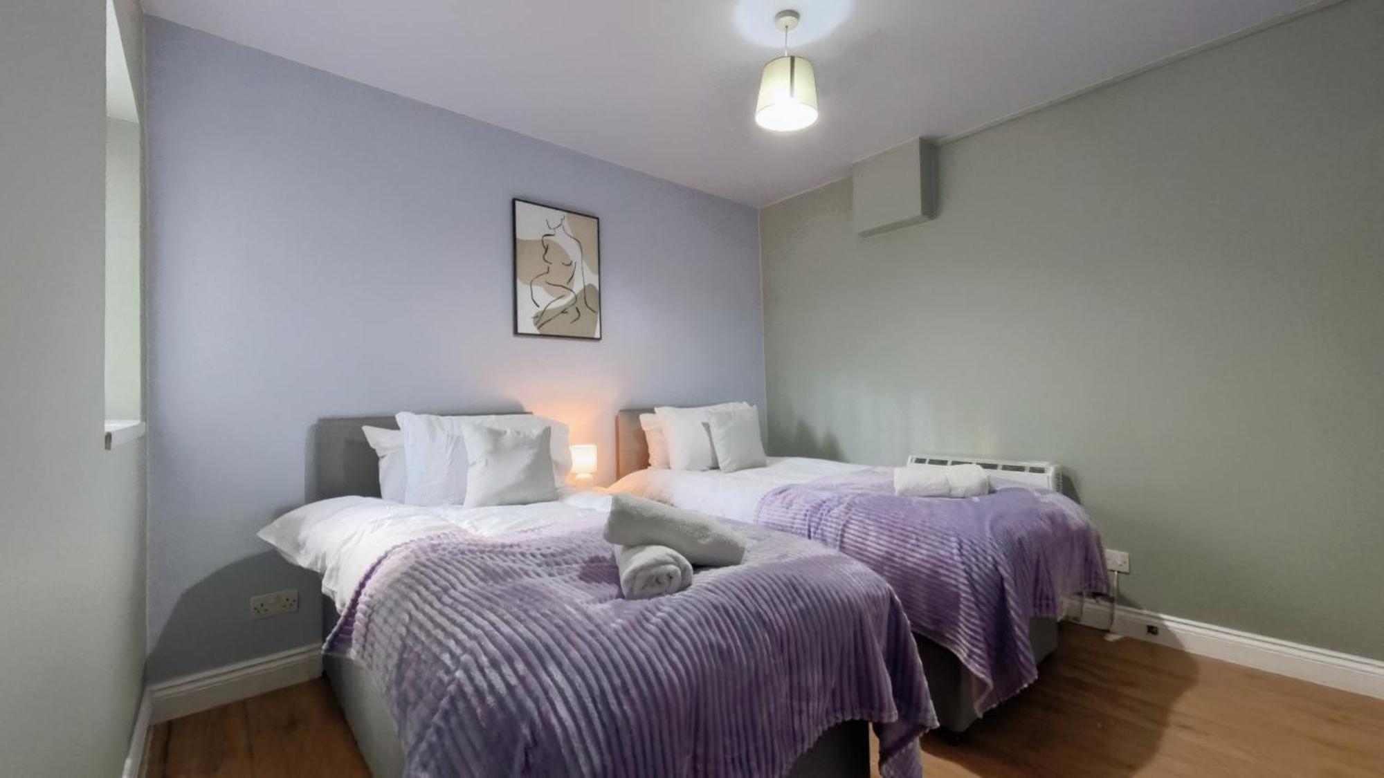 Group Bookings: Up To 30 Guests Across 5 Spacious Flats! Keyless Access Free Wifi & Parking Birmingham Ngoại thất bức ảnh