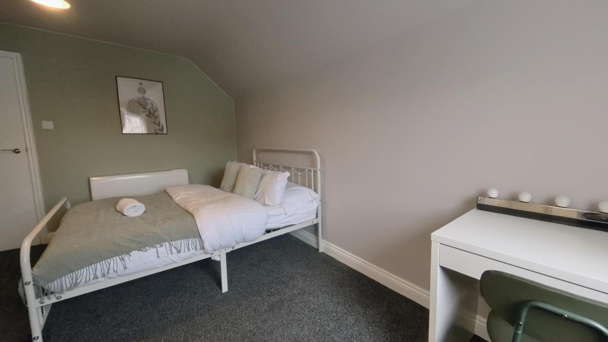 Group Bookings: Up To 30 Guests Across 5 Spacious Flats! Keyless Access Free Wifi & Parking Birmingham Ngoại thất bức ảnh