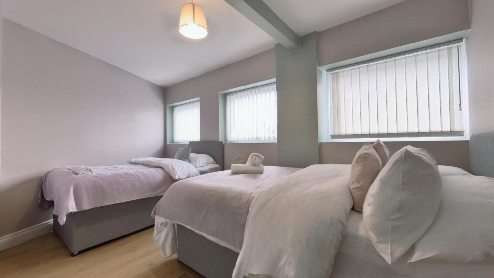 Group Bookings: Up To 30 Guests Across 5 Spacious Flats! Keyless Access Free Wifi & Parking Birmingham Ngoại thất bức ảnh