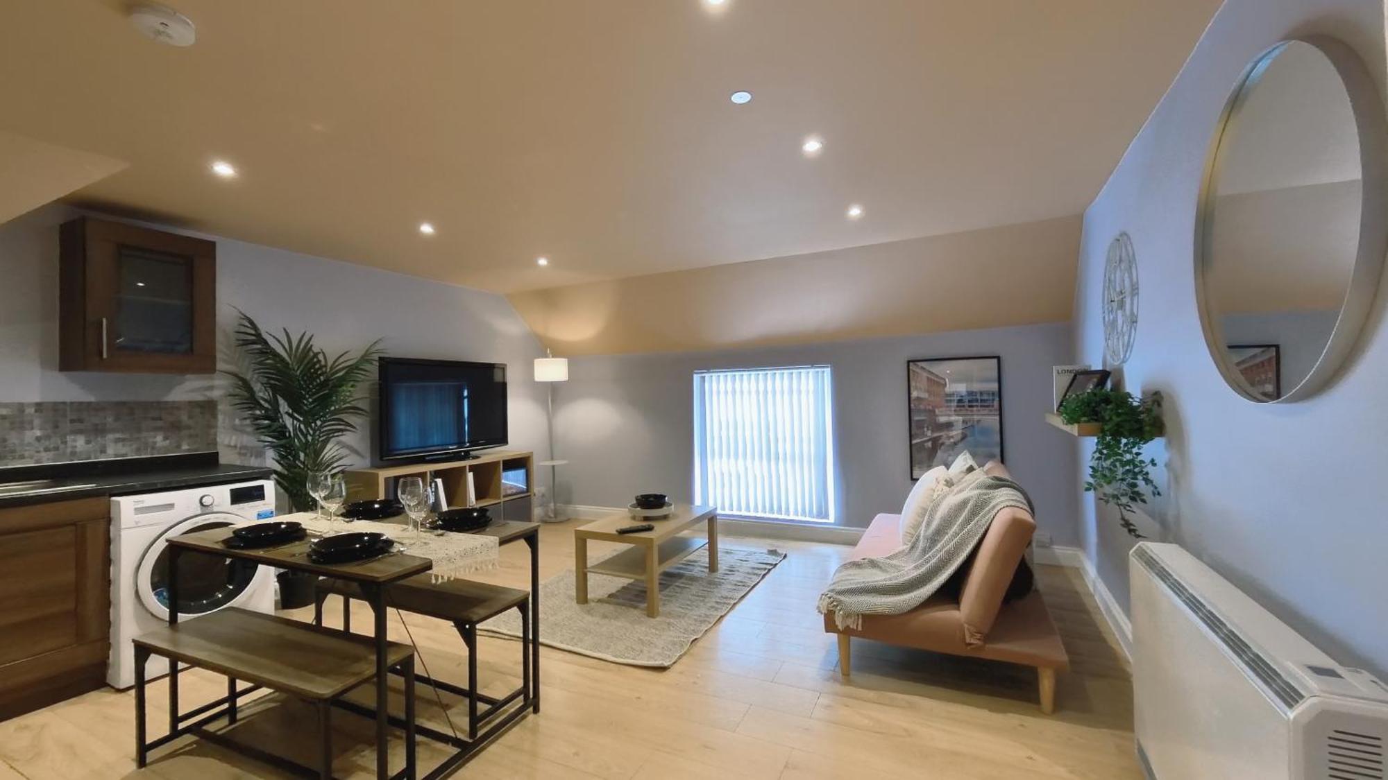 Group Bookings: Up To 30 Guests Across 5 Spacious Flats! Keyless Access Free Wifi & Parking Birmingham Ngoại thất bức ảnh