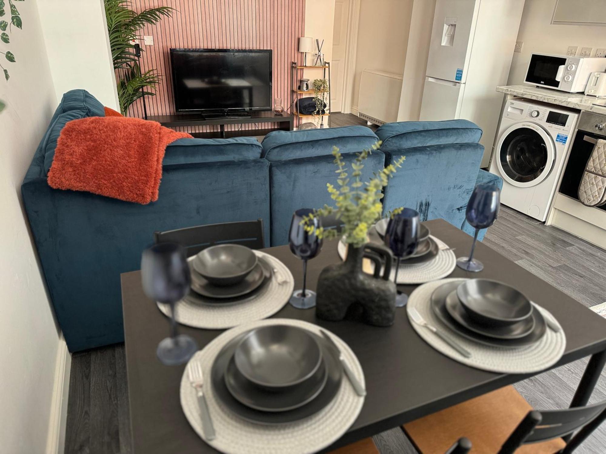 Group Bookings: Up To 30 Guests Across 5 Spacious Flats! Keyless Access Free Wifi & Parking Birmingham Ngoại thất bức ảnh