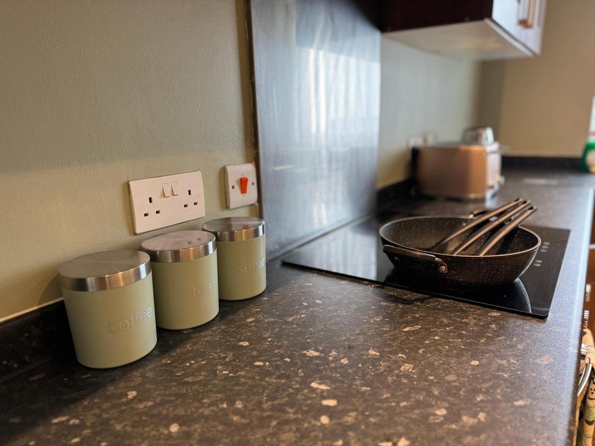 Group Bookings: Up To 30 Guests Across 5 Spacious Flats! Keyless Access Free Wifi & Parking Birmingham Ngoại thất bức ảnh