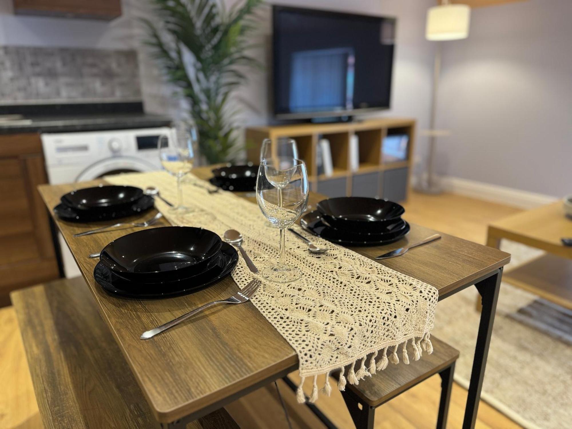 Group Bookings: Up To 30 Guests Across 5 Spacious Flats! Keyless Access Free Wifi & Parking Birmingham Ngoại thất bức ảnh