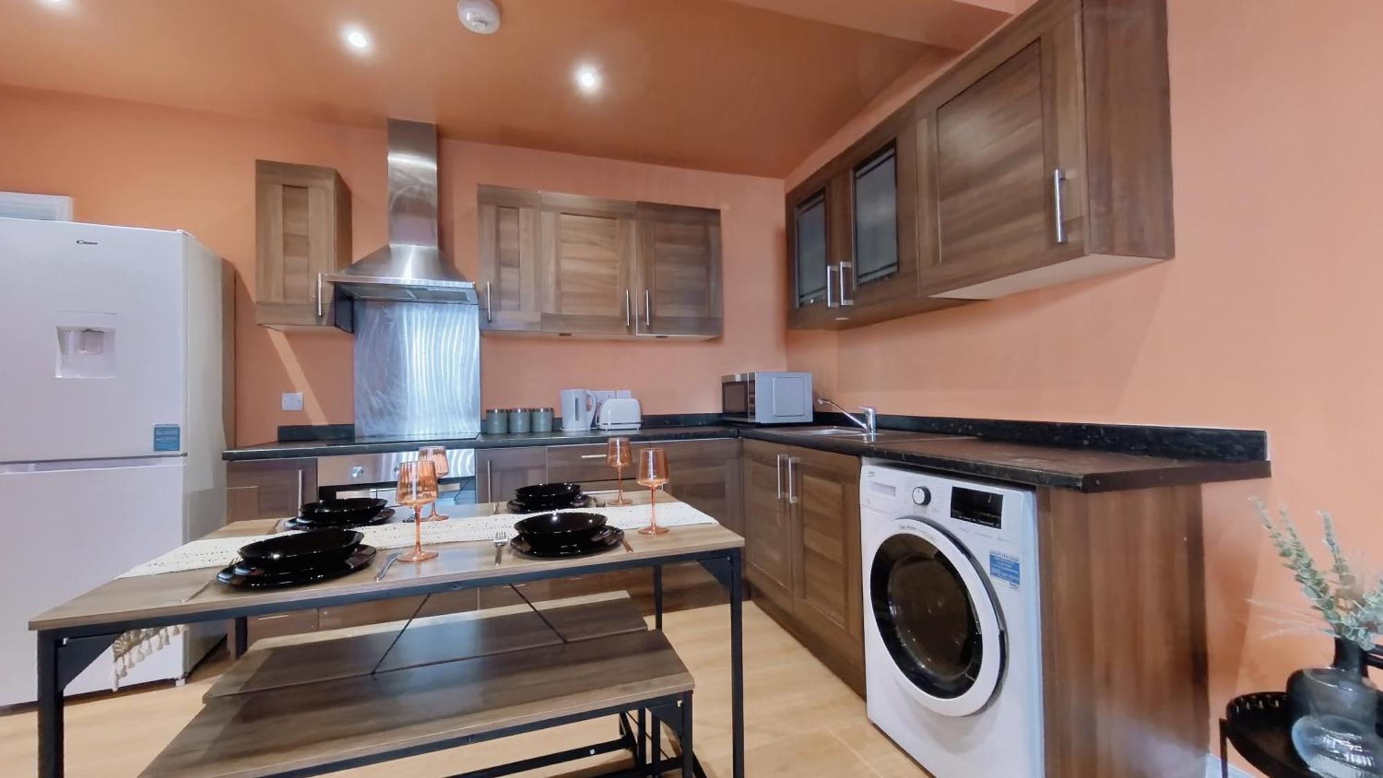 Group Bookings: Up To 30 Guests Across 5 Spacious Flats! Keyless Access Free Wifi & Parking Birmingham Ngoại thất bức ảnh