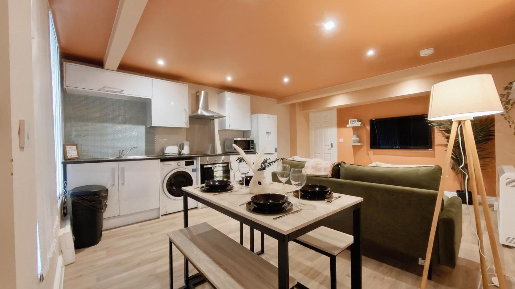 Group Bookings: Up To 30 Guests Across 5 Spacious Flats! Keyless Access Free Wifi & Parking Birmingham Ngoại thất bức ảnh