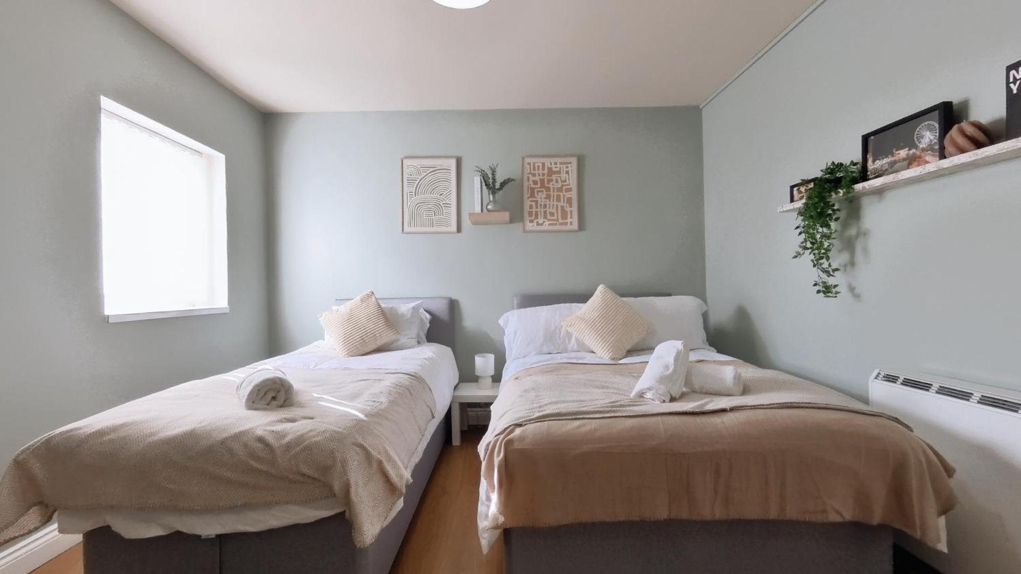 Group Bookings: Up To 30 Guests Across 5 Spacious Flats! Keyless Access Free Wifi & Parking Birmingham Ngoại thất bức ảnh